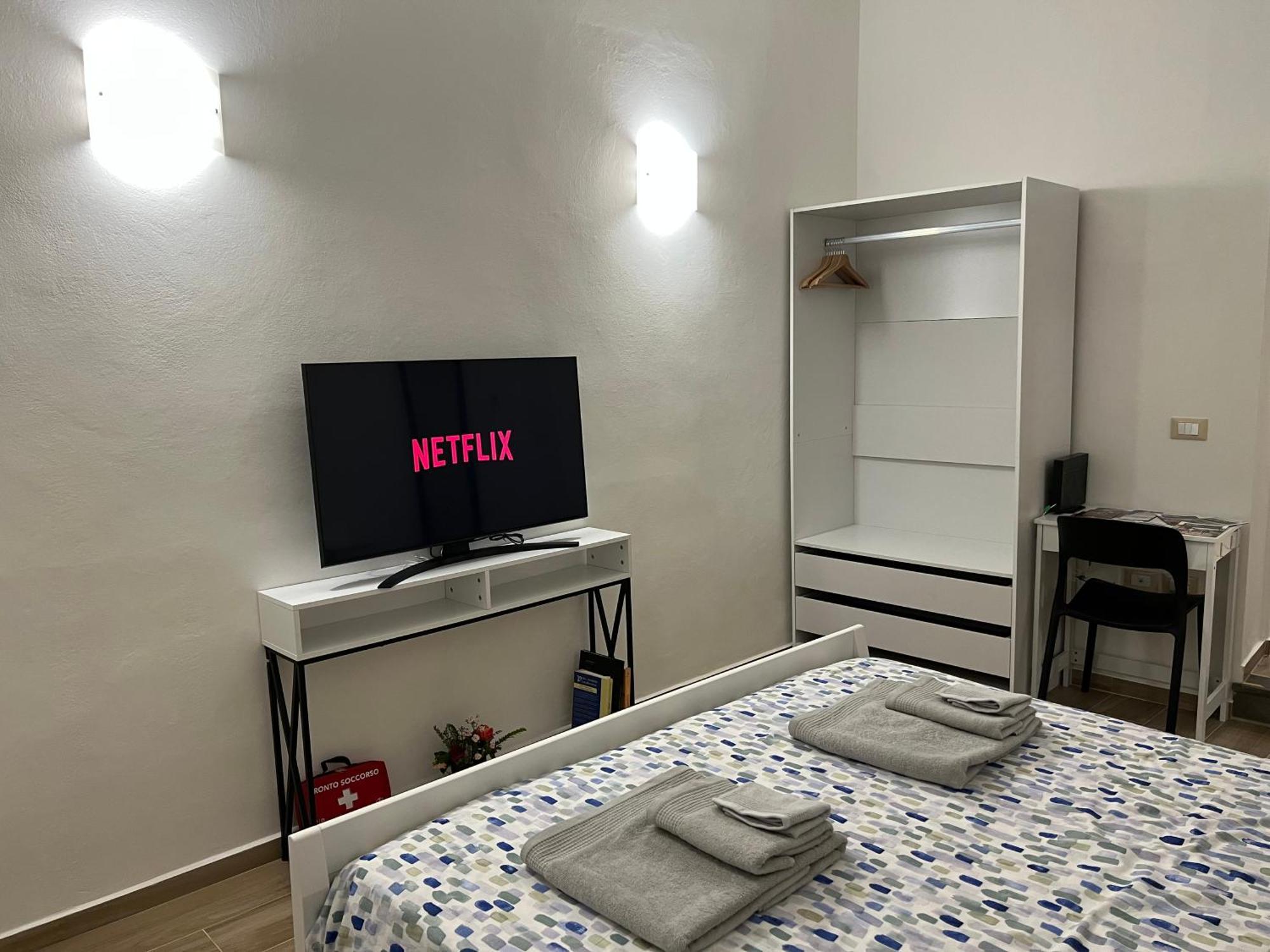 Al 106 Apartment Free Wi-Fi 5 Min Dalla Stazione Прато Экстерьер фото